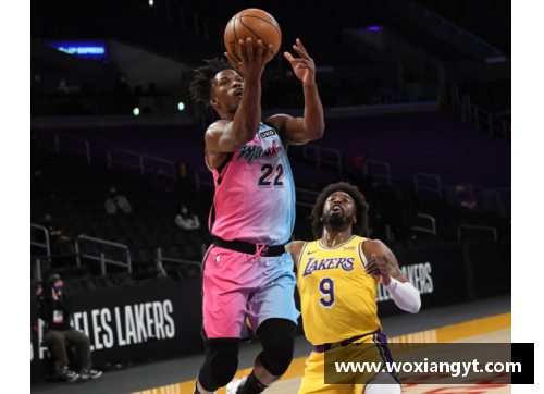 NBA精彩回放：热火对阵湖人的激情对决